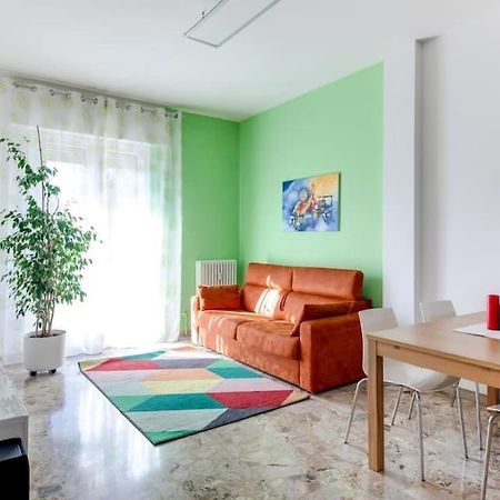 Apartmán A Due Passi Dal Centro Forlì Exteriér fotografie