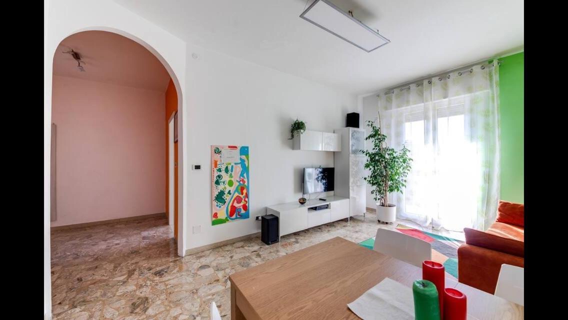 Apartmán A Due Passi Dal Centro Forlì Exteriér fotografie