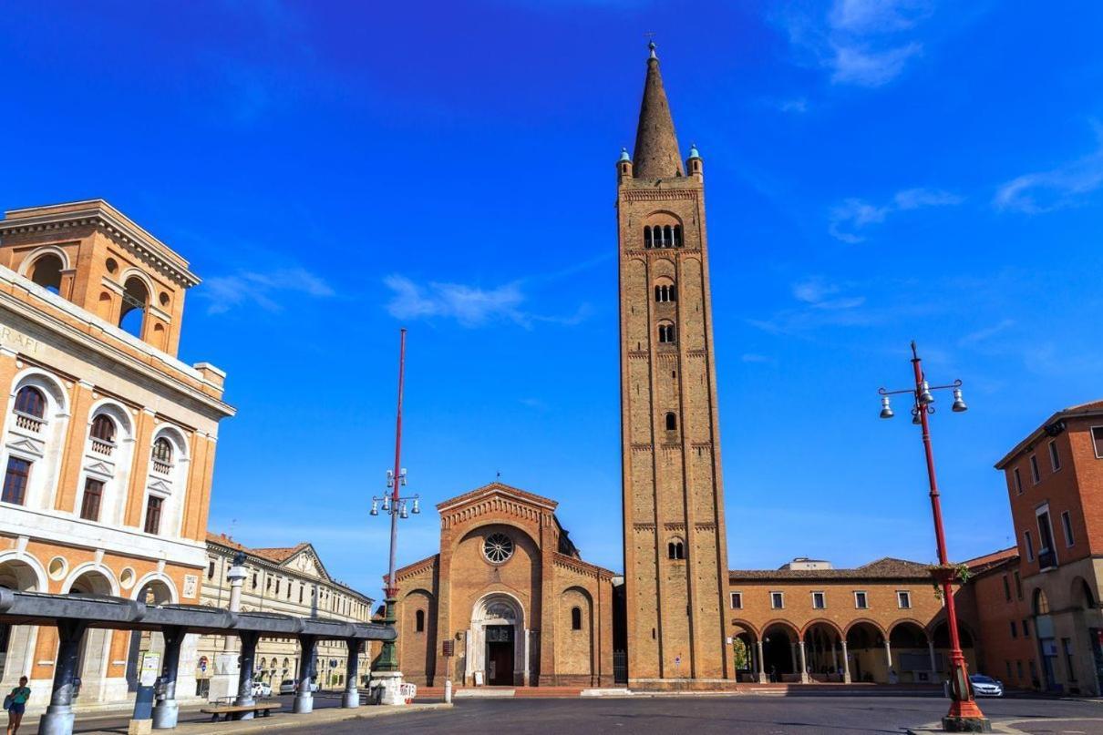 Apartmán A Due Passi Dal Centro Forlì Exteriér fotografie